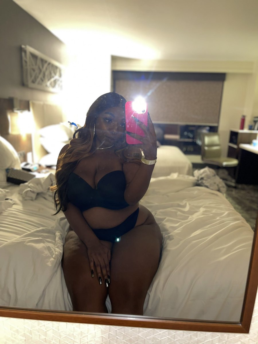 JadaBoo_00's tweet photo. hard to forget, but here’s a reminder 💋 https://t.co/M8v7jLaBhg