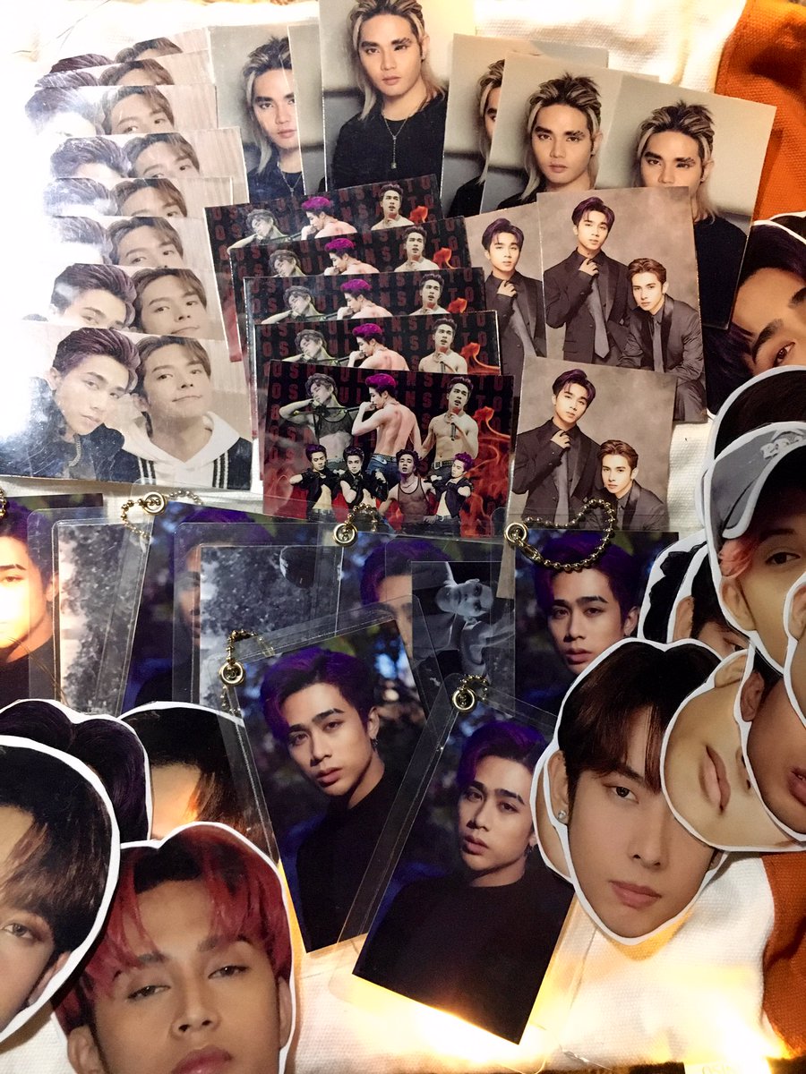 cullaenn's tweet photo. Andaming natira na freebies bat hindi niyo kase ako hinanap para sa pandejosh ayan tuloy andaming natira 🥺 https://t.co/nyGqgwe3jE
