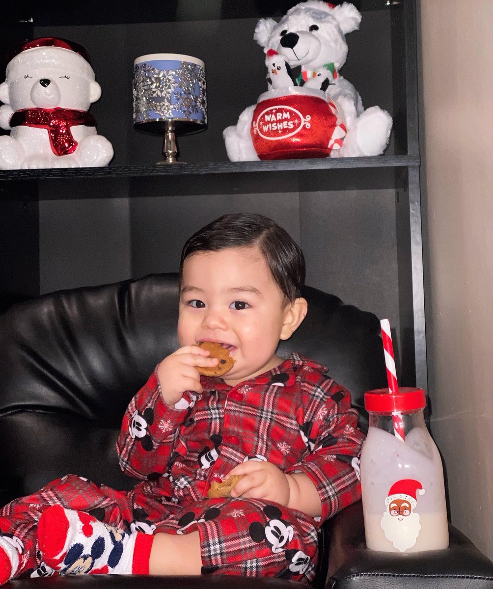maribel010600's tweet photo. Dear Santa….. I can explain! 🍪🥛 #HappyHolidays #mibaby https://t.co/wdmXT5WIVL