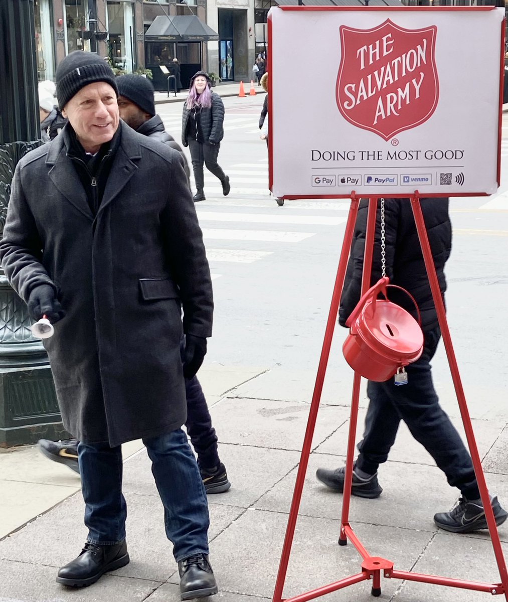 coreymcpherrin's tweet photo. Love nudging people to dig deep in their pockets or purses for cash! Thx @salvationarmy for the chance to help out— and thx to the generous folks who contributed! #redkettleclub @fox32news https://t.co/cbrkrGAOnS