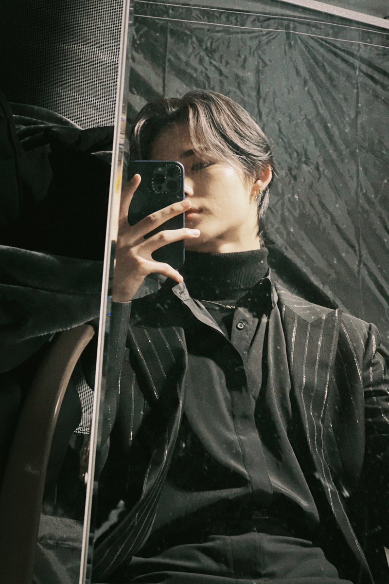kpopdump's tweet photo. 🖤 https://t.co/jRg32ZtZNC