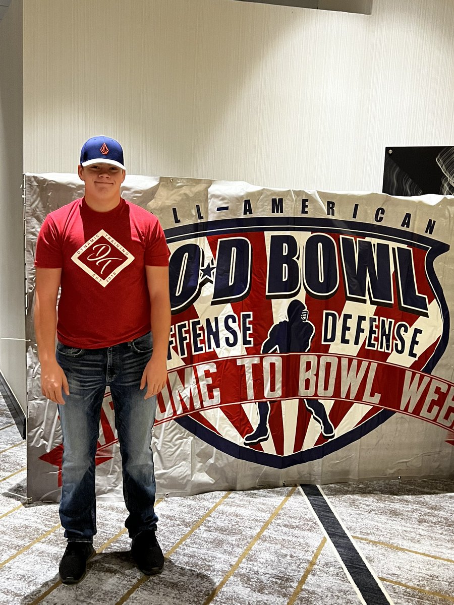 LoganM2026's tweet photo. Getting in some off season snaps in Texas! @RocklinFootball @ODFBall @fitlifeofdt @LinemenWinGames @CoachBarnesLWG https://t.co/B4xVUkbPn6