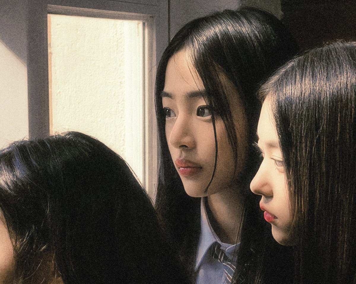 minjigallery's tweet photo. kim minji. https://t.co/MNLuoci2uK