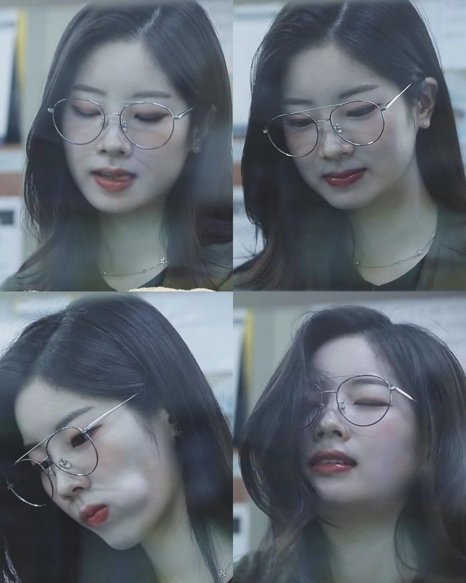 gallerydahyun's tweet photo. SHE KNOWS SHE’S HOT https://t.co/I0Bl6yiCWy