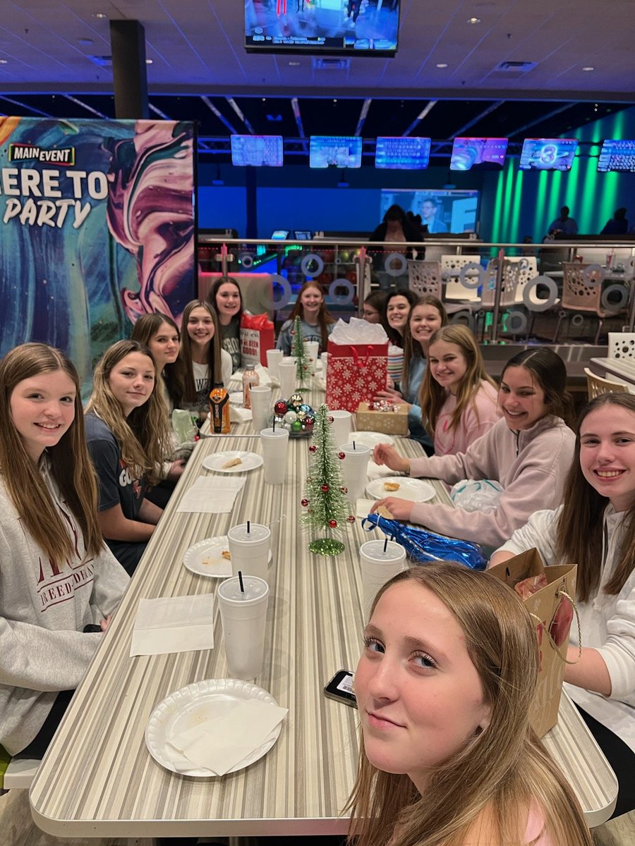 LadyGovsHoops's tweet photo. Had a great time at our Christmas Party today. Fun was had by all. https://t.co/oQLuCUH5tr
