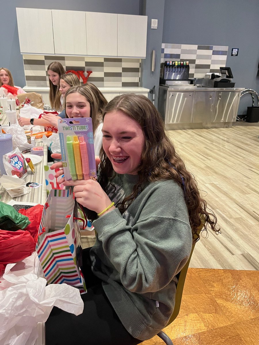LadyGovsHoops's tweet photo. Had a great time at our Christmas Party today. Fun was had by all. https://t.co/oQLuCUH5tr