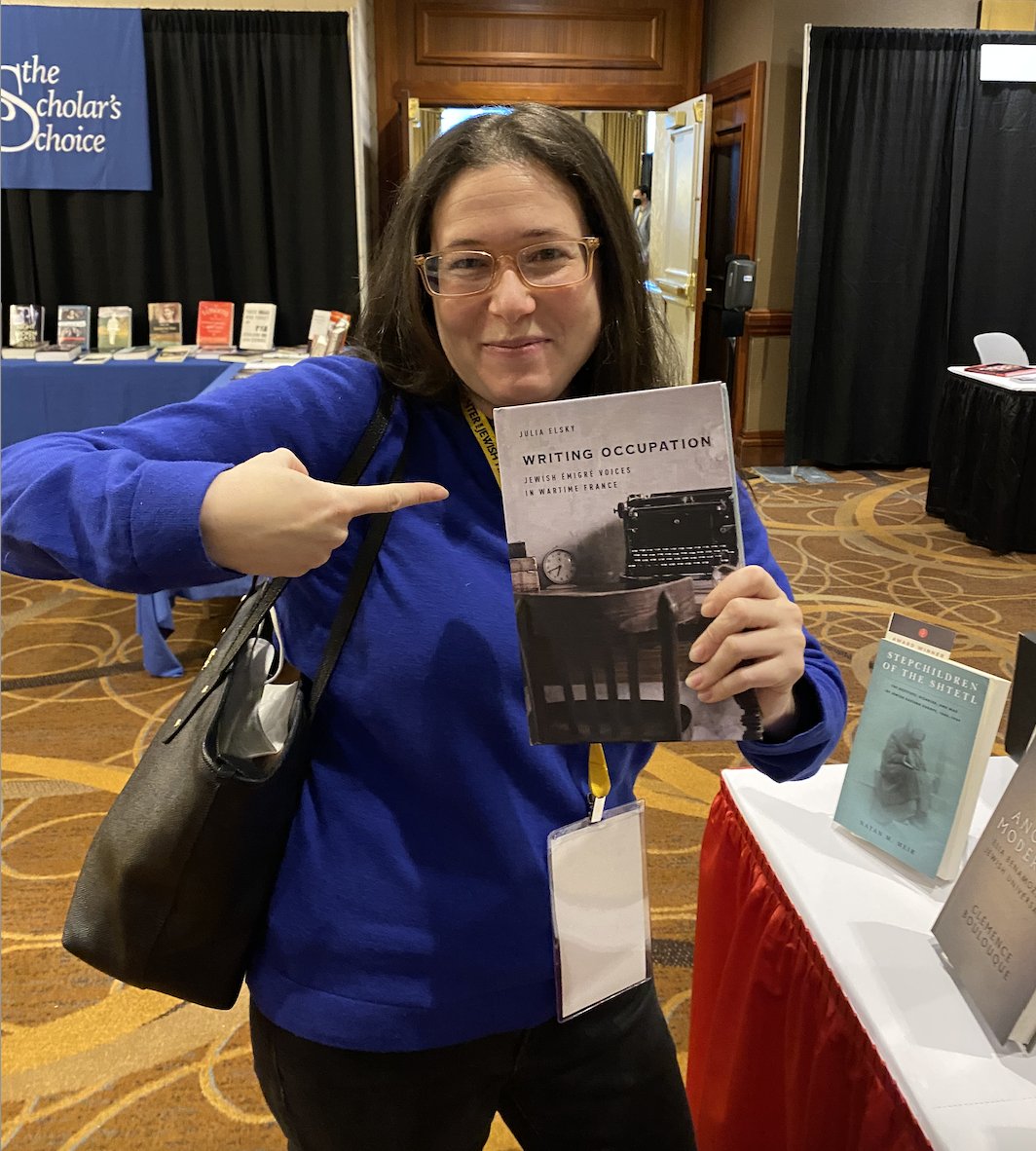 JuliaElsky's tweet photo. Excited to see my book for the first time at an in-person conference! @stanfordpress . Photo credit goes to SUP author @SamuelSpinner! https://t.co/6c3Hfqb0Jk