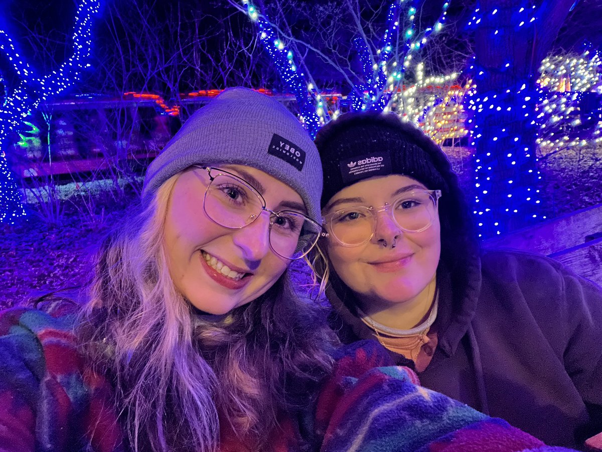 hannnahnic_'s tweet photo. 💜 love of my life 💜 https://t.co/Z3mE7mlLRX