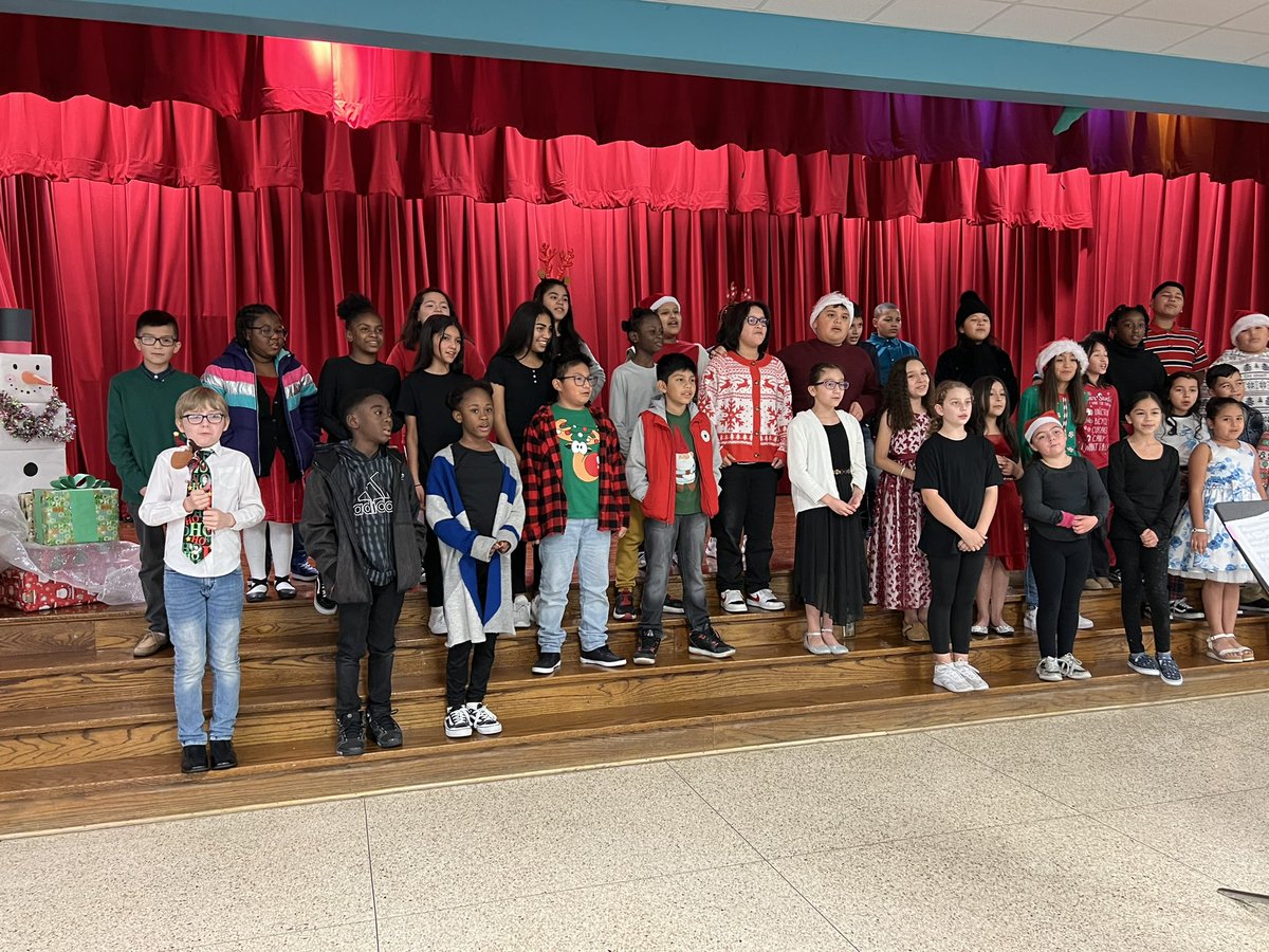DunnES_AISD's tweet photo. Tonight’s Winter Concert was AMAZING‼️Thank you to our students, parents, and Ms. D for some great performances. #TogetherWeThrive ♥️ https://t.co/rKb3KJS7BB