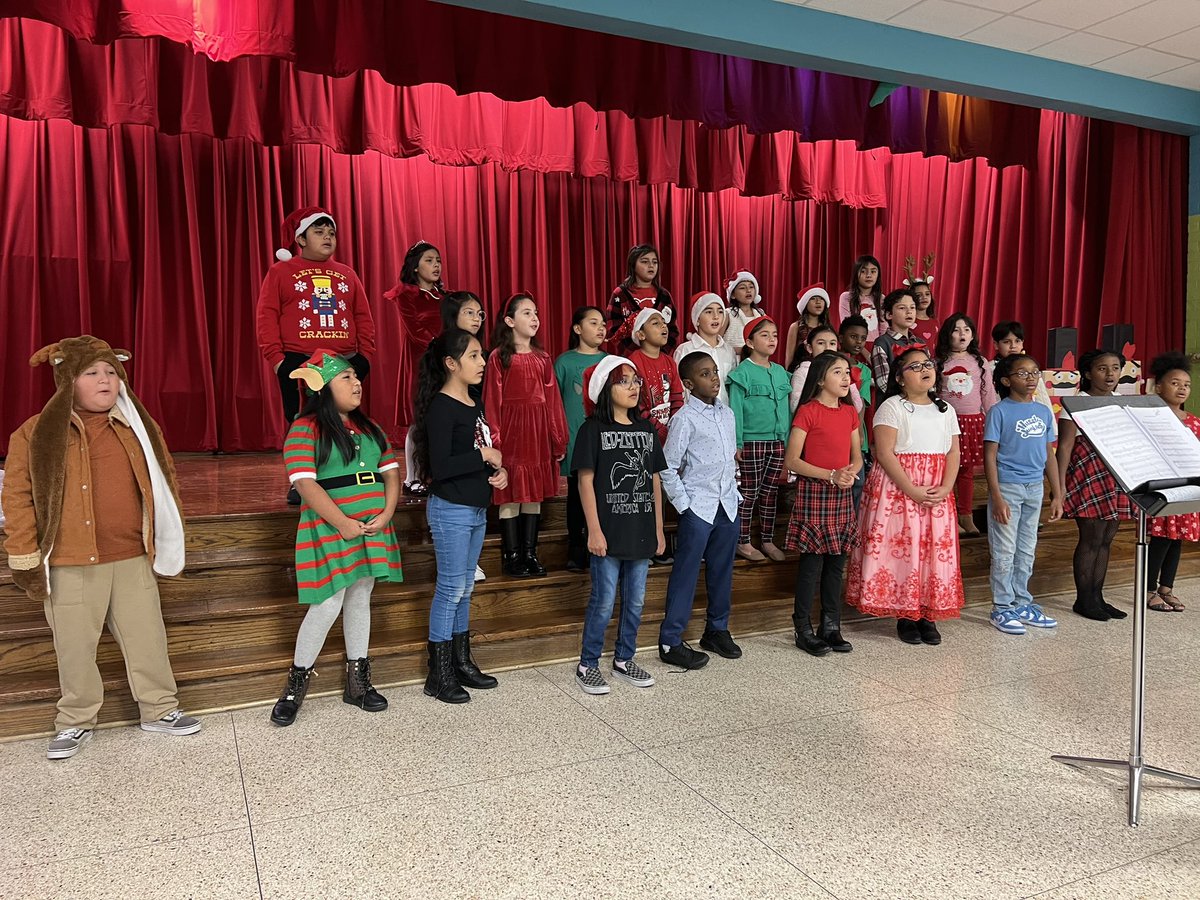 DunnES_AISD's tweet photo. Tonight’s Winter Concert was AMAZING‼️Thank you to our students, parents, and Ms. D for some great performances. #TogetherWeThrive ♥️ https://t.co/rKb3KJS7BB