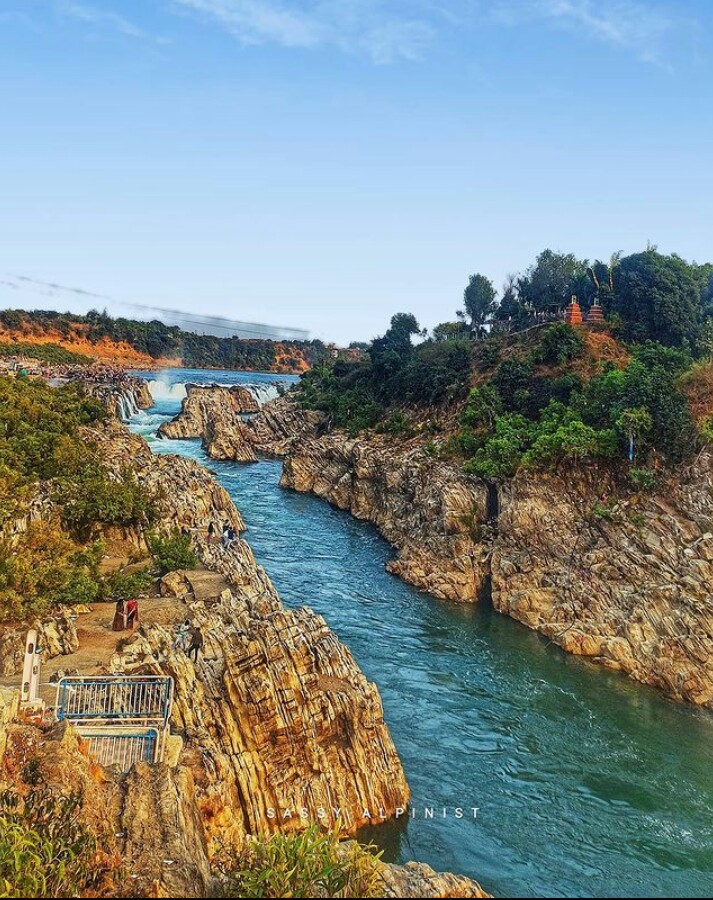 desi_thug1's tweet photo. 3. Narmada River https://t.co/e8NjTWqTBe