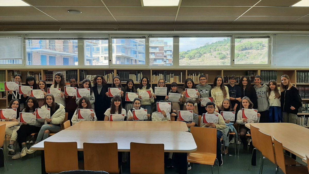 EscolaVillena's tweet photo. Ahir vam celebrar el tancament de la formació dels nous Mediadors Escolars i Dinamitzadors de pati del curs 2002-23. Volem agrair la presència de la il il·lustríssima Sra. Maria José Jaime, advocada, mediadora i mare de l'escola.
Moltes gràcies mediadors!! https://t.co/0kVatwVox2