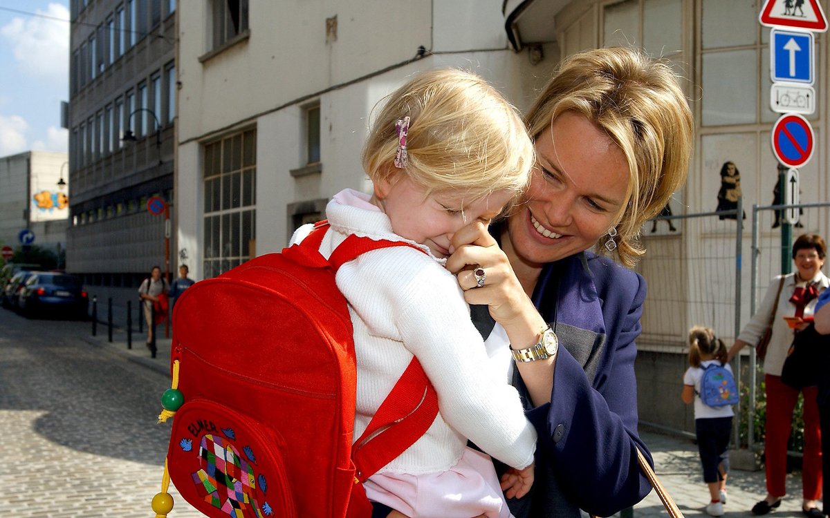 BlogMathilde's tweet photo. In 12 days Mathilde will turn 50!
Princess Elisabeth's first day at school ... Mathilde is a strong defender of the right of girls all over the world to get a quality education.
#Mathilde50 https://t.co/I3Ly1yYWci