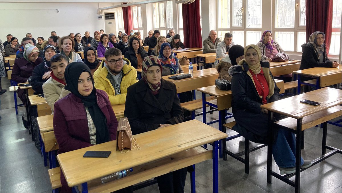 Resmi ve Özel Okul/Kurumlarımızdaki gıda işletmesinde çalışan personellere,Osman Ökten Anadolu Lisesi’nde,il ve ilçe Tarım Müdürlüğü yetkilileri tarafından Özel Hijyen Eğitimleri verilmeye devam ediyor.<a href="/meb_dhgm/">Destek Hizmetleri Genel Müdürlüğü</a> <a href="/OzilLevent/">Dr. Levent Özil🇹🇷🇹🇷🇹🇷</a> <a href="/ozkan_meb/">Özkan AVCI</a> <a href="/SeyitAliBuyuk/">Seyit Ali Büyük</a> <a href="/yakupbiici1/">yakup biçici</a>