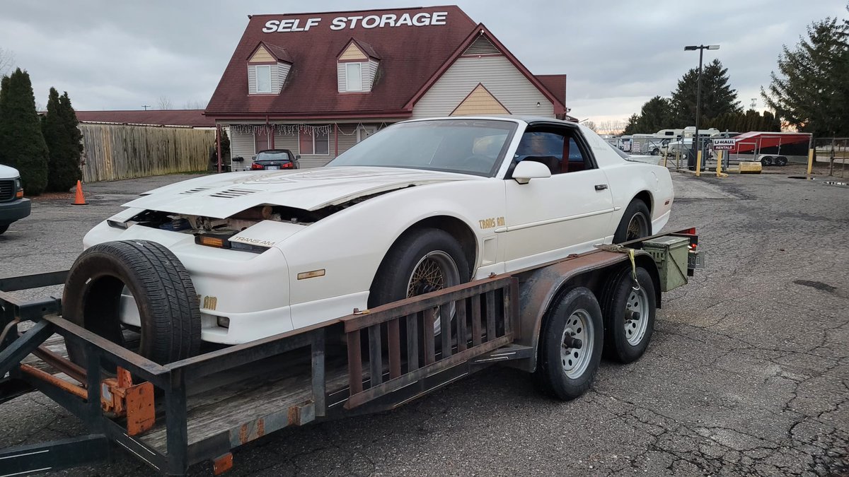 Massively looking forward to eventually getting my hands on this. Xmas present to myself. It is stored in Michigan, USA, safely at my boss's house.