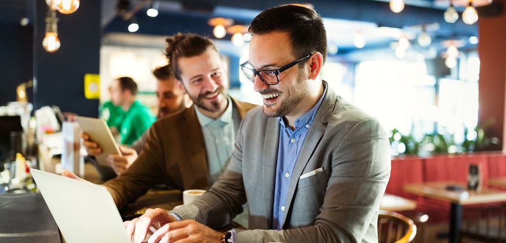 DropShipping_de's tweet image. Vom eigenen Unternehmen träumen viele und arbeiten aus dem Homeoffice ist ebenfalls begehrenswert. DropShipping kombiniert beides so einfach wie nie zuvor in einem perfekten Mix!👍
dropshipping.de/Homeoffice-und…