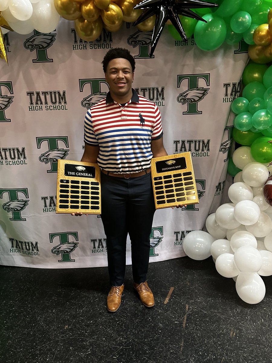 fitedj's tweet photo. Congratulations to @FiteCullen for being the recipient of the “General Award”and Defensive MVP @ THS Fall Athletic Banquet! #TempeBound #DefensiveTackle #903 @VinceAmey @KennyDillingham @CoachBC_ @RashaadSamples @BWardDCoord 🏈🔱🏈 https://t.co/3rH9T1FRaf