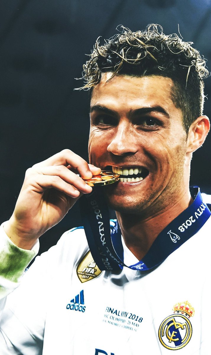 MiVidaEnFutbol's tweet photo. ¿Quién es el mejor para ti?

🔄RT: Lionel Messi
❤️MG: Cristiano Ronaldo https://t.co/2p1t1EZeTj