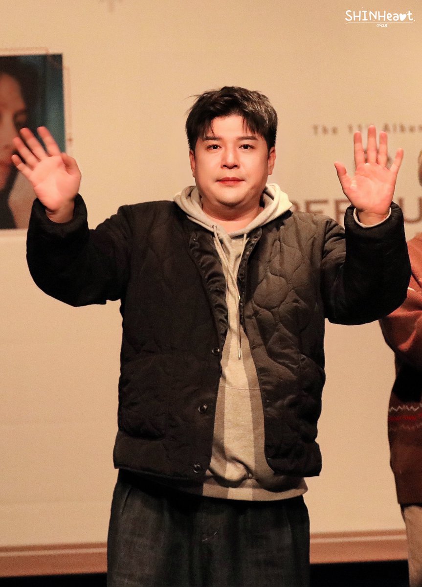 SHINHeart0928's tweet photo. 221219 대면 팬싸
💙

#슈퍼주니어 #SUPERJUNIOR ＃신동 #SHINDONG #シンドン #神童 https://t.co/ApwDToCaGP