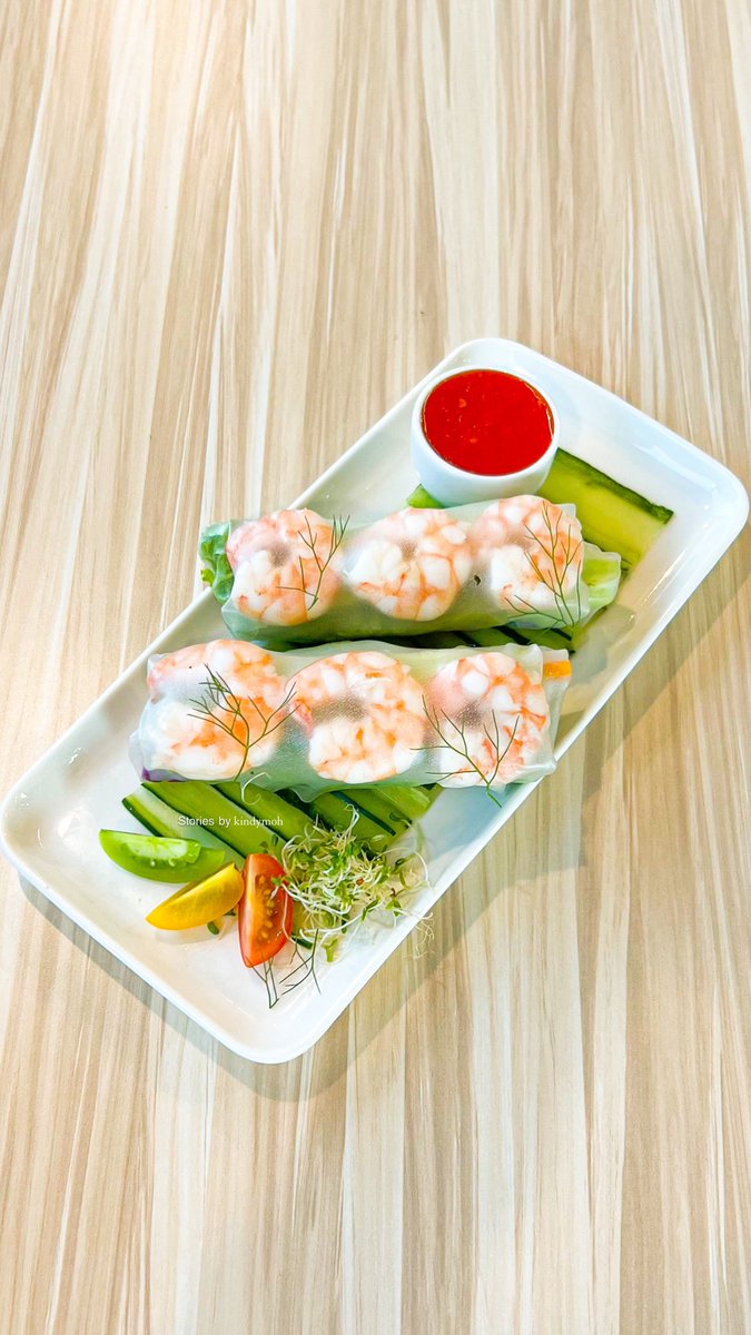 kindymoh's tweet photo. Resep Vietnam Spring Rolls buat yang pengen makan healthy food enak monggo bisa bikin ini, sausnya seger! #masakhariini 🙌🙌

👇🏻RESEP DI BAWAH👇🏻 https://t.co/qt1OAwpeHj