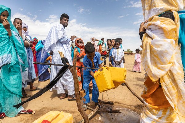 JuneUNICEF's tweet photo. In the midst of water scarcity and a harsh climate, @UNICEFMauritani and @WFP supported by @BMZ_Bund worked hand-in-hand with community and authorities in Zerg to increase agricultural production, access to safe drinking water, and to improve child and maternal nutrition. https://t.co/3xwSZ5auwu