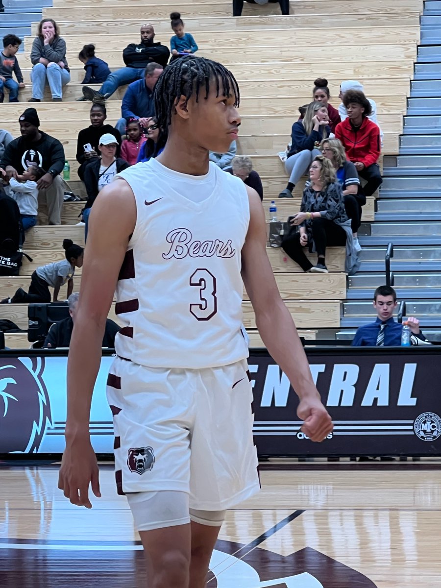 tgottahaveit's tweet photo. Go Vote Dajohn Craig for Indiana High School Player of the week… Who is IHSAA boys basketball player of the week? (Dec. 12-17) (poll 11268372) https://t.co/iJEfWZ2vbz https://t.co/j2rsVEsMPT