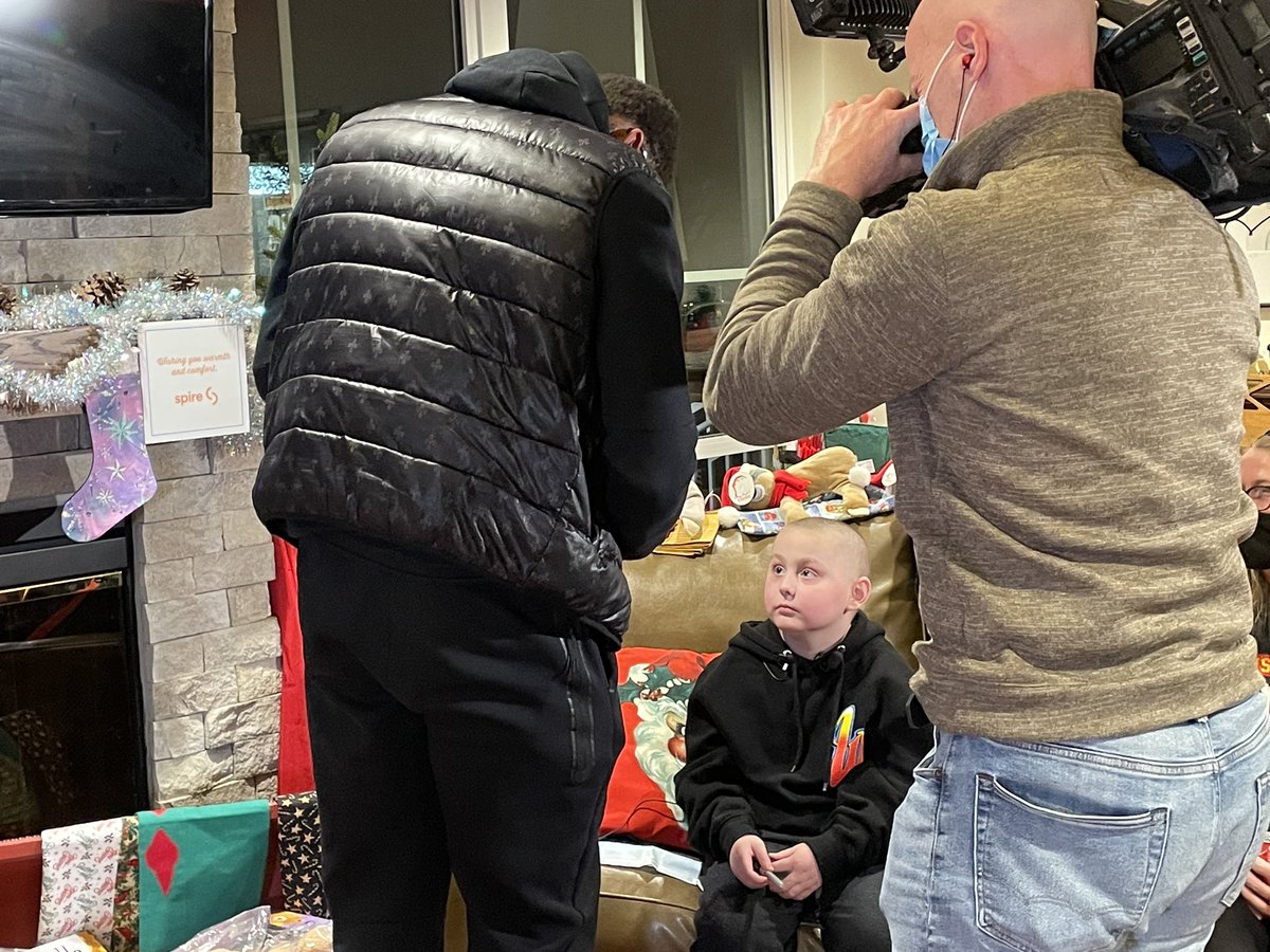 BetsyKCTV5's tweet photo. This is Ethan. He lives in Melvern, KS. But he’s lived at the @rmhckc for 267 days while getting treatment from @ChildrensMercy. He is a hoot to talk to and has a lot to celebrate today with the @Chiefs. - Story on @KCTV5 at 10. https://t.co/8xuvB8qRGk