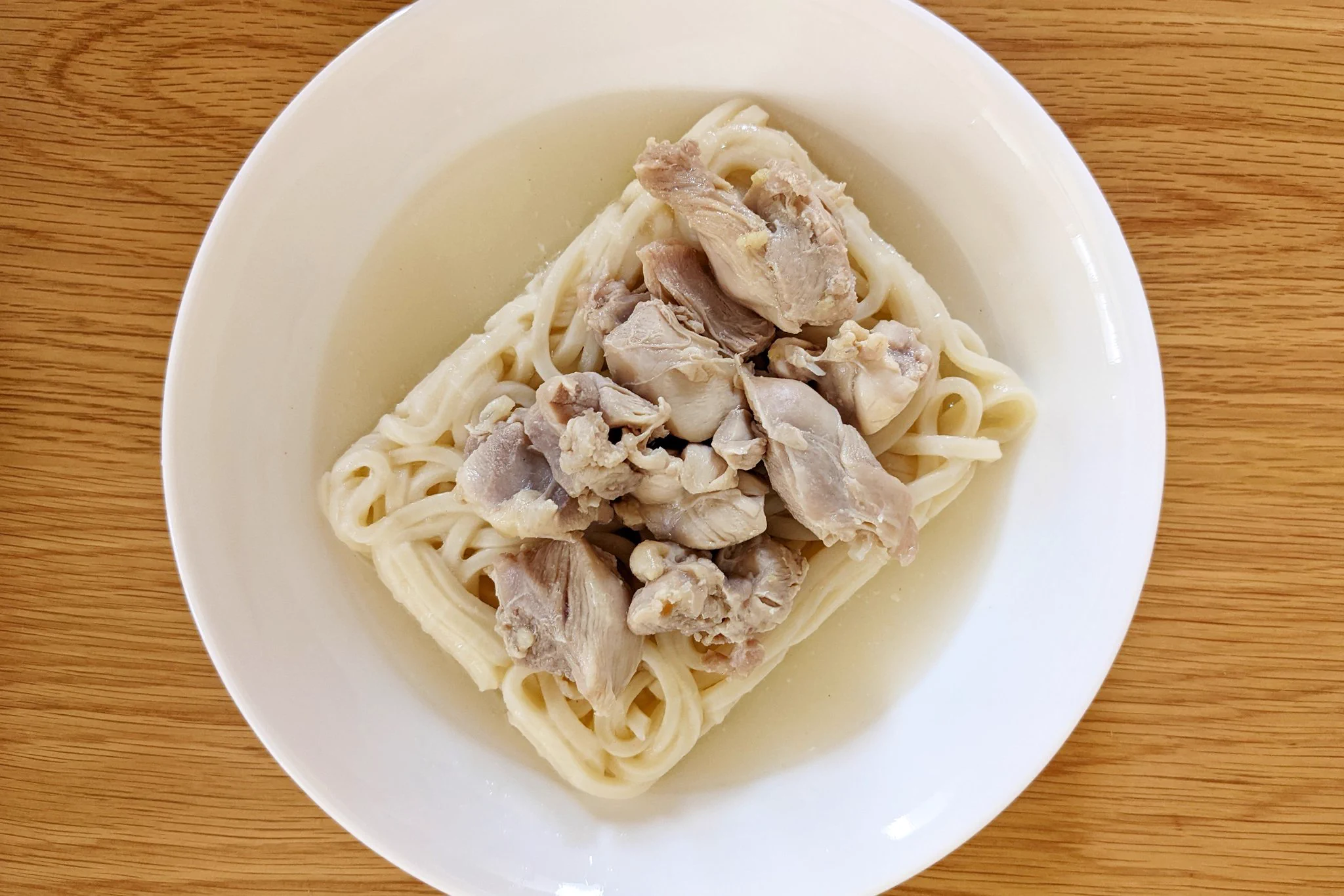 冷凍うどんで簡単に！コクうま「鶏ねぎ塩バターうどん」。