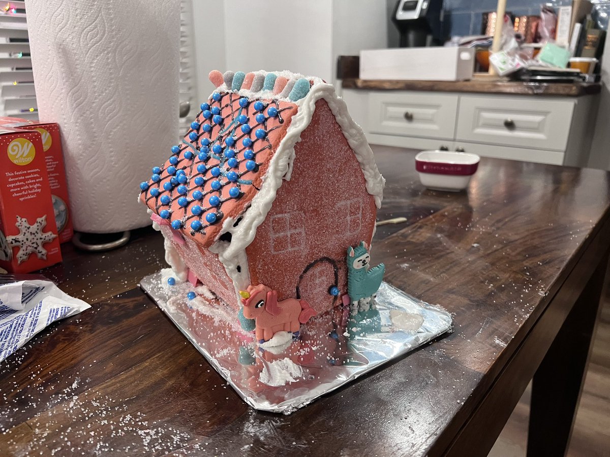 dieselgirlpdx's tweet image. Annual family gingerbread build in four parts….

#gingerbreadhouse #structuralfailure #bluellamadown #pinkunicorndown