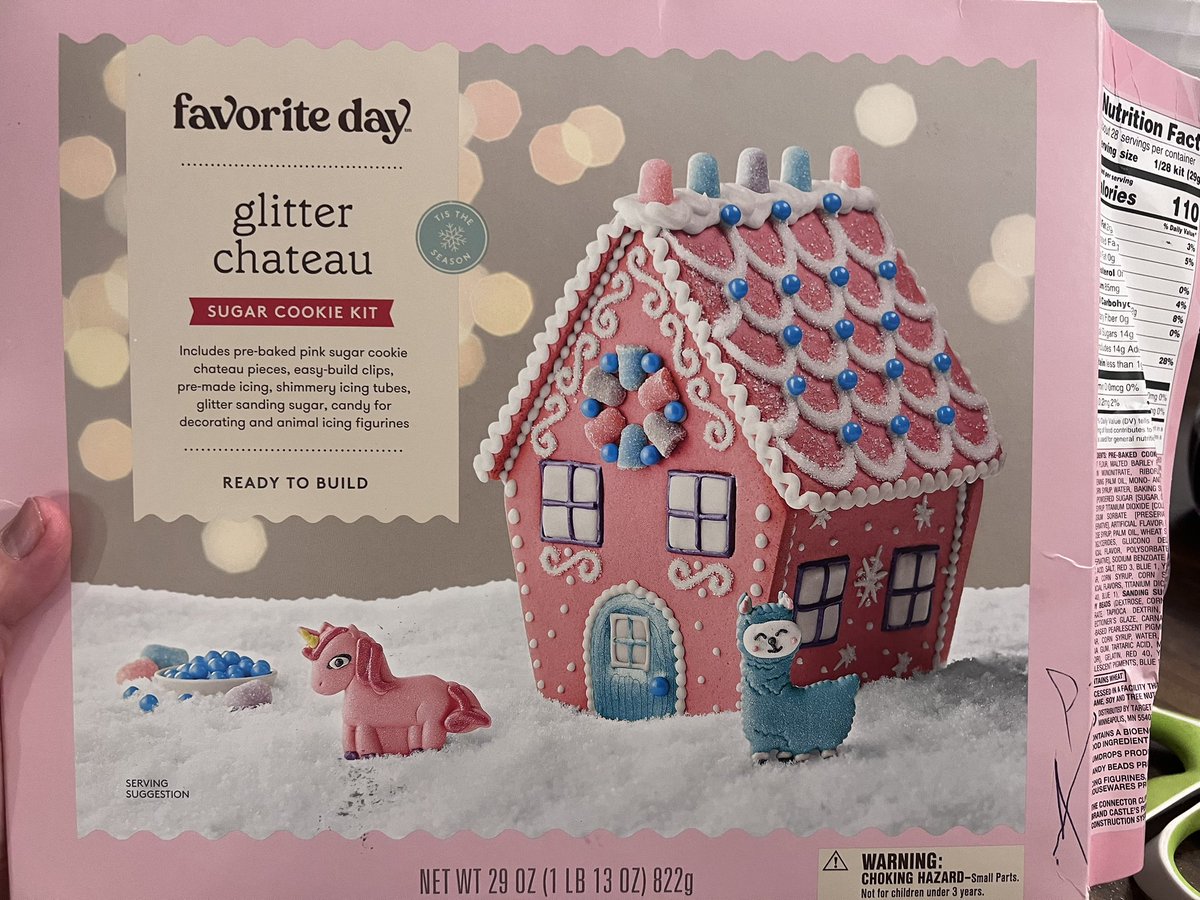 dieselgirlpdx's tweet image. Annual family gingerbread build in four parts….

#gingerbreadhouse #structuralfailure #bluellamadown #pinkunicorndown