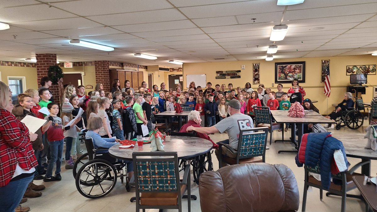USD332Principal's tweet photo. K-5 Christmas Caroling today! What a blessing! #USD332 https://t.co/6aR5CUaHsn