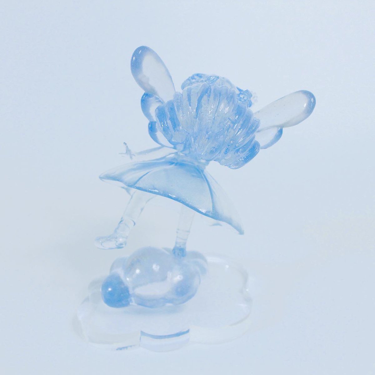 fahfahsnpth's tweet photo. Icing ❄️ ONLY 1 LEFT! ✨
— Rare Frozen Snowy Fairy They have the power to create blizzards, clearing the mind and being creative.🧊—

The snowy fairy Art toy 
- Size (H) 13 x (W) 11 x (D) 8 cm
- Resin

Contact  :  line id : dam.yu
.
#WhenSnowflakesFall
#fahfahsnowyfairy https://t.co/VP0Hps3mqL