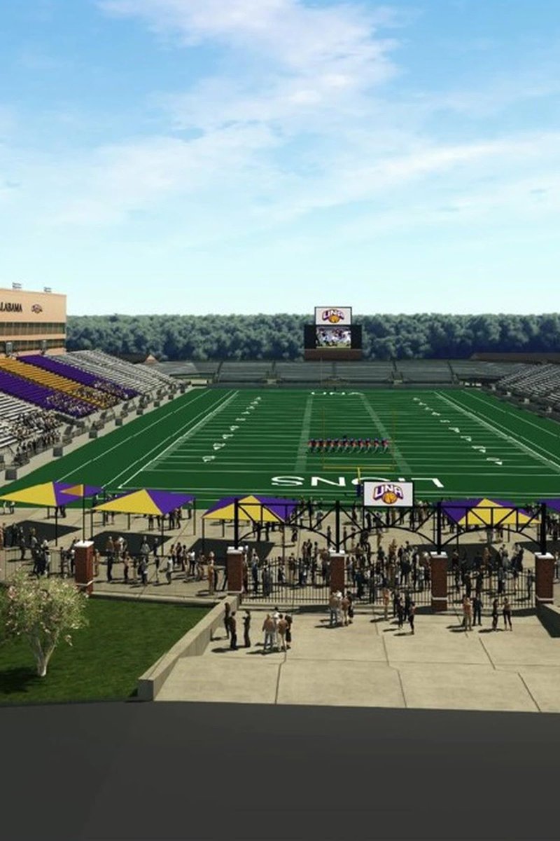 bennettblanks24's tweet photo. Extremely blessed to be offer by the University of North Alabama. 
Go Lions!! @CoachCaraboa @BrentDearmon @COACHCLARK23 @UNAFootball #AGTG https://t.co/PrJS6AvPvd