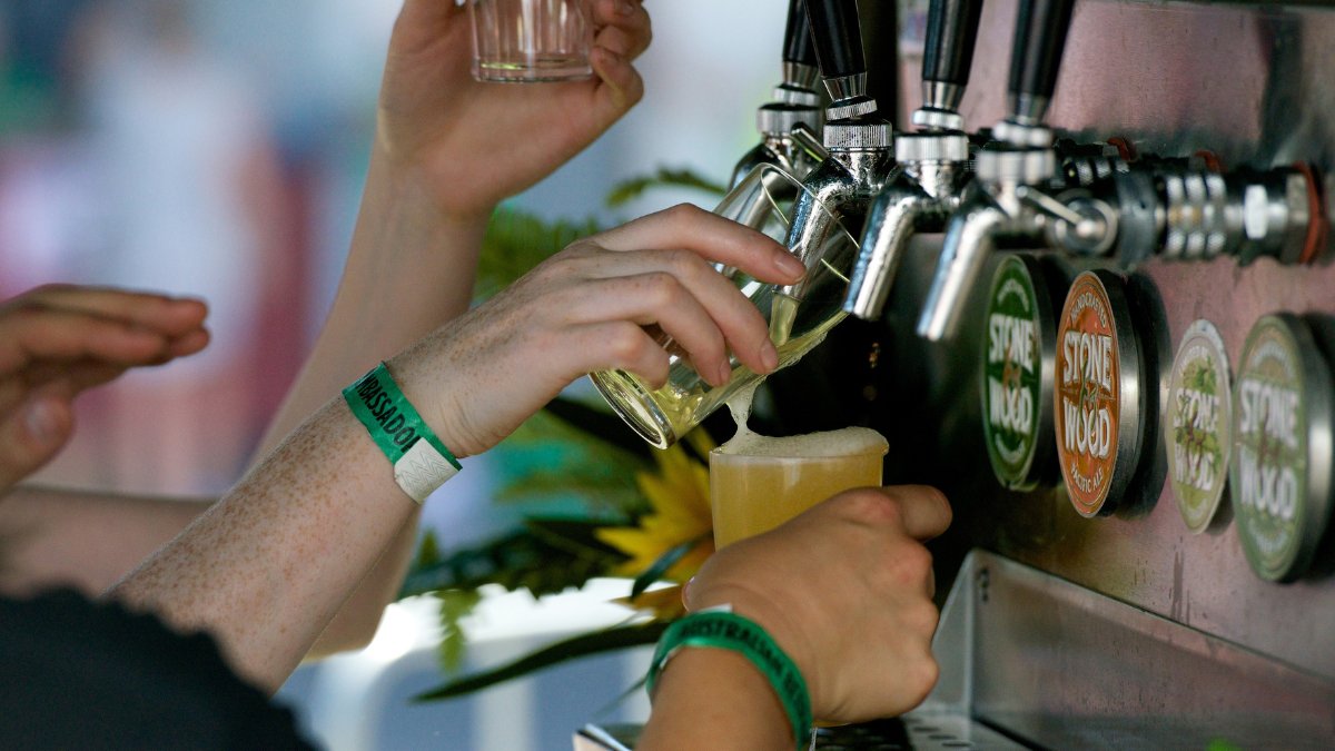 VisitAW's tweet photo. Sip & Savour ✨
Join us for the premier two-day festival in the heart of Albury showcasing regional food, wine, beer and spirits.
📅 Saturday 4 & Sunday 5 February
⏲ 1pm-8pm, and 11am-5pm
🎟 https://t.co/abGSvh7izy
#tastelocal #winetastings #craftbeer #visitalburywodonga https://t.co/IZSxvmvoVN