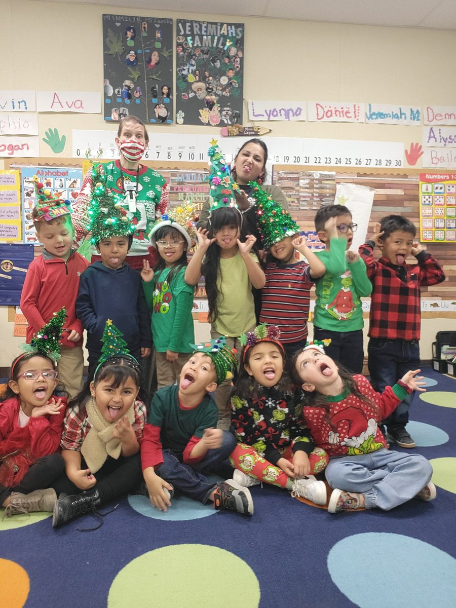 HeatherLopezFME's tweet photo. Day 11 of the 13 days of Grinchmas #13DaysOfGrinchmas2022 #FMEpride #PreKBabies #ClintPreK #TinySeedsGrowMightyTrees #TheNest #PrekPride #Eaglettes #TheNest https://t.co/YU7G8GJ4aw