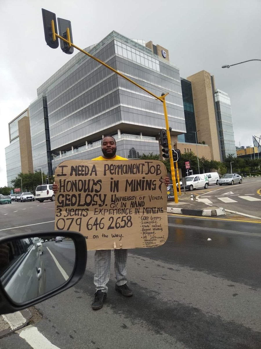 Tumi_RSA_'s tweet photo. Met this cool dude just now....He ain't looking for nobody's money, just a job nje,,, Help out if you can!! 👌 🔥 ♥️♥️♥️♥️ please retweet https://t.co/LON7MU5nfB