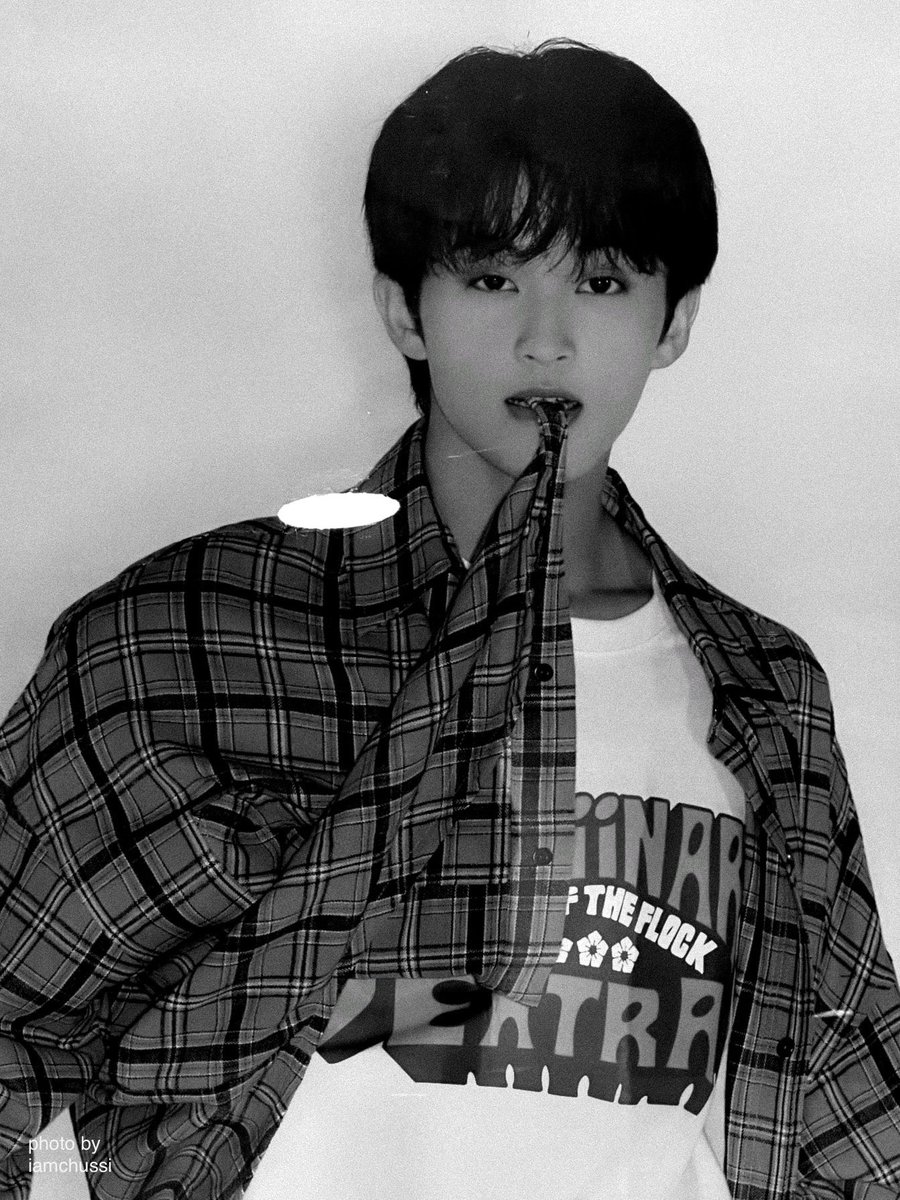Ieemarkees's tweet photo. this photo of mark https://t.co/S9bSz6Df27