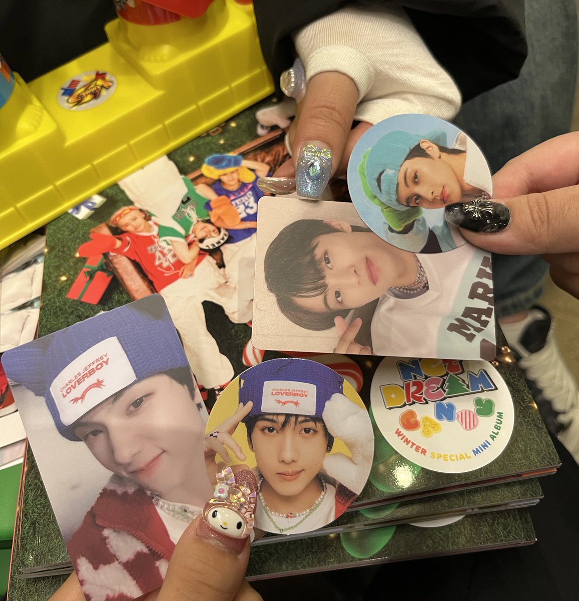 cutie1024812's tweet photo. 럭드랑 써클도 다 구햇뜸 🤭💗 https://t.co/bqZUyNlIUc