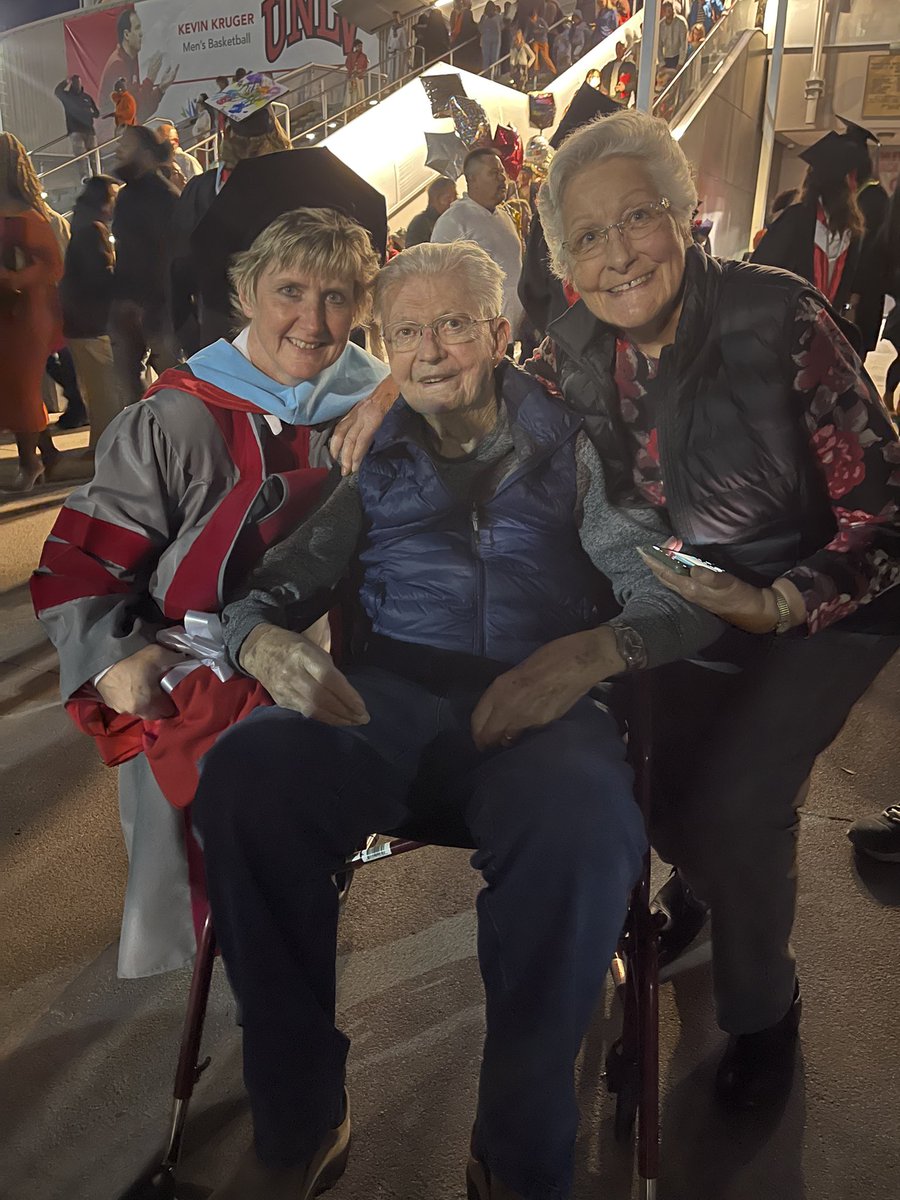 Dr. Roxanne James☮️ tweet media