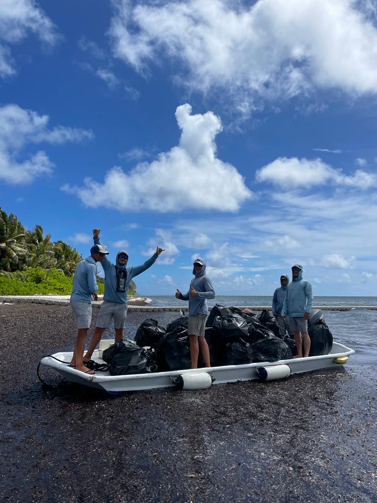 ICSSeychelles's tweet photo. Last week, ICS mobilised 20 volunteers from IDC, SPDF and Blue Safari for a full-day clean-up event on the undeveloped wildlife haven of St Francois Island. Thanks to them, 345kgs of trash were collected from the Black-naped Tern breeding sites.
#kickplastic https://t.co/WRbRMafLV2