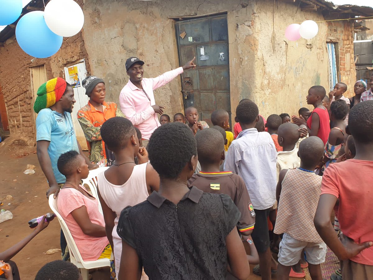 Musomesa256's tweet photo. Christmass happiness with the kids....#Musomesastill https://t.co/R0x2yNlfPh
