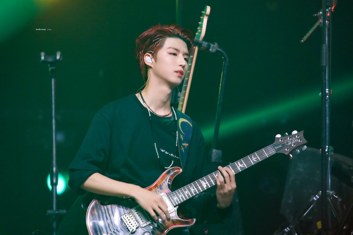 221217 #엑스디너리히어로즈 #XdinaryHeroes #JunHan #준한

뭐가 좋은데 . . .
형준이가 좋은데 ‼️‼️‼️