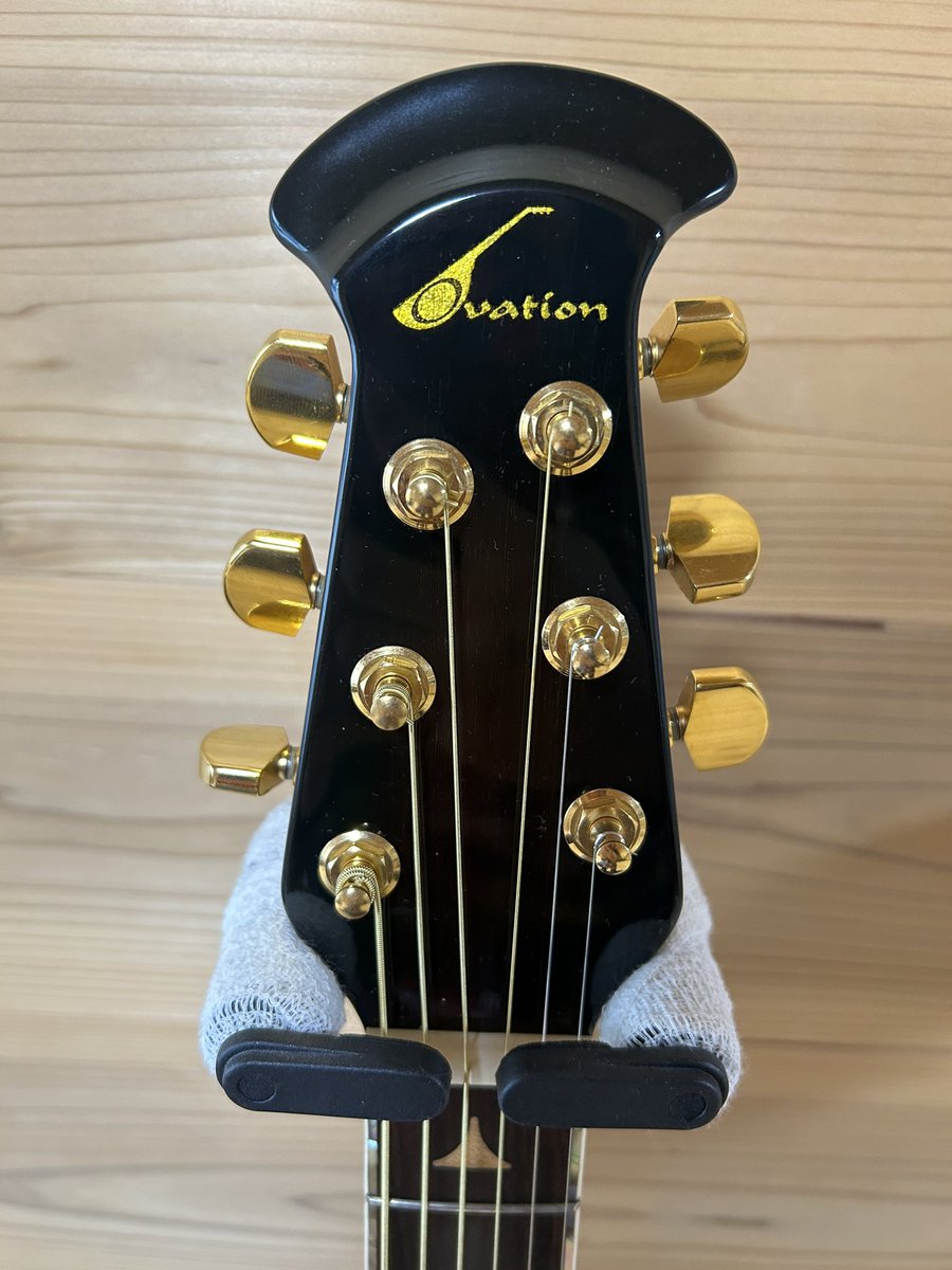 BAHOでCharが使っていた世界限定200本のOvation Elite 1768-X ミント