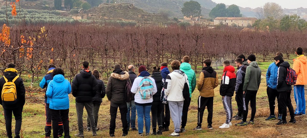 Semana de visitas, AGROMILLORA Y CFP MONTEARAGON DE HUESCA, encantados de recibir a una gran empresa con técnicos de primera línea y a los alumnos que son el futuro de la nueva Agricultura, os esperamos más veces a todos y muy agradecidos pos vuestra visita!!