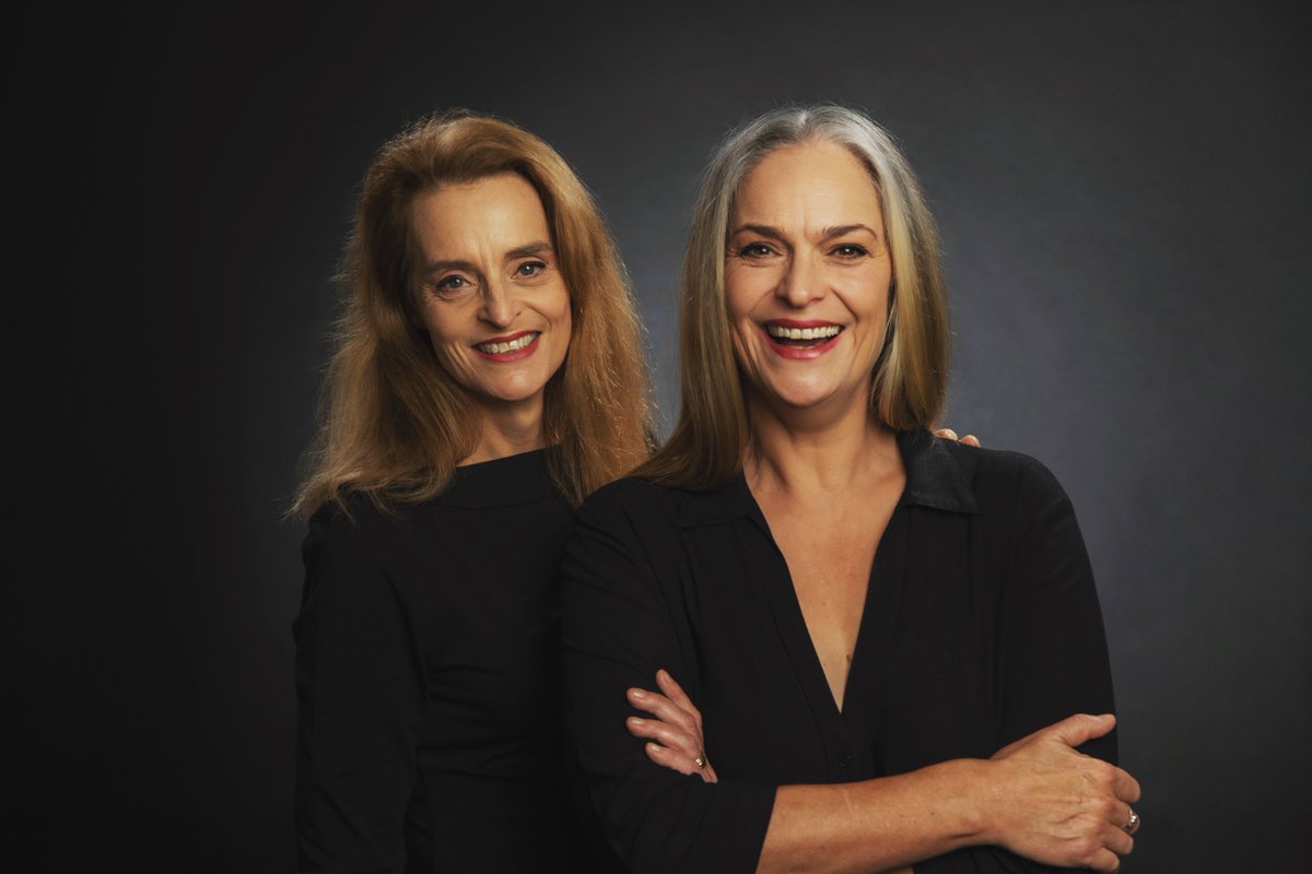TheatreShift's tweet photo. Wishing everyone a happy festive season however you celebrate. Thanks for your support in 2022. Looking forward to sharing some exciting productions in 2023! https://t.co/uCxbbvKRmq