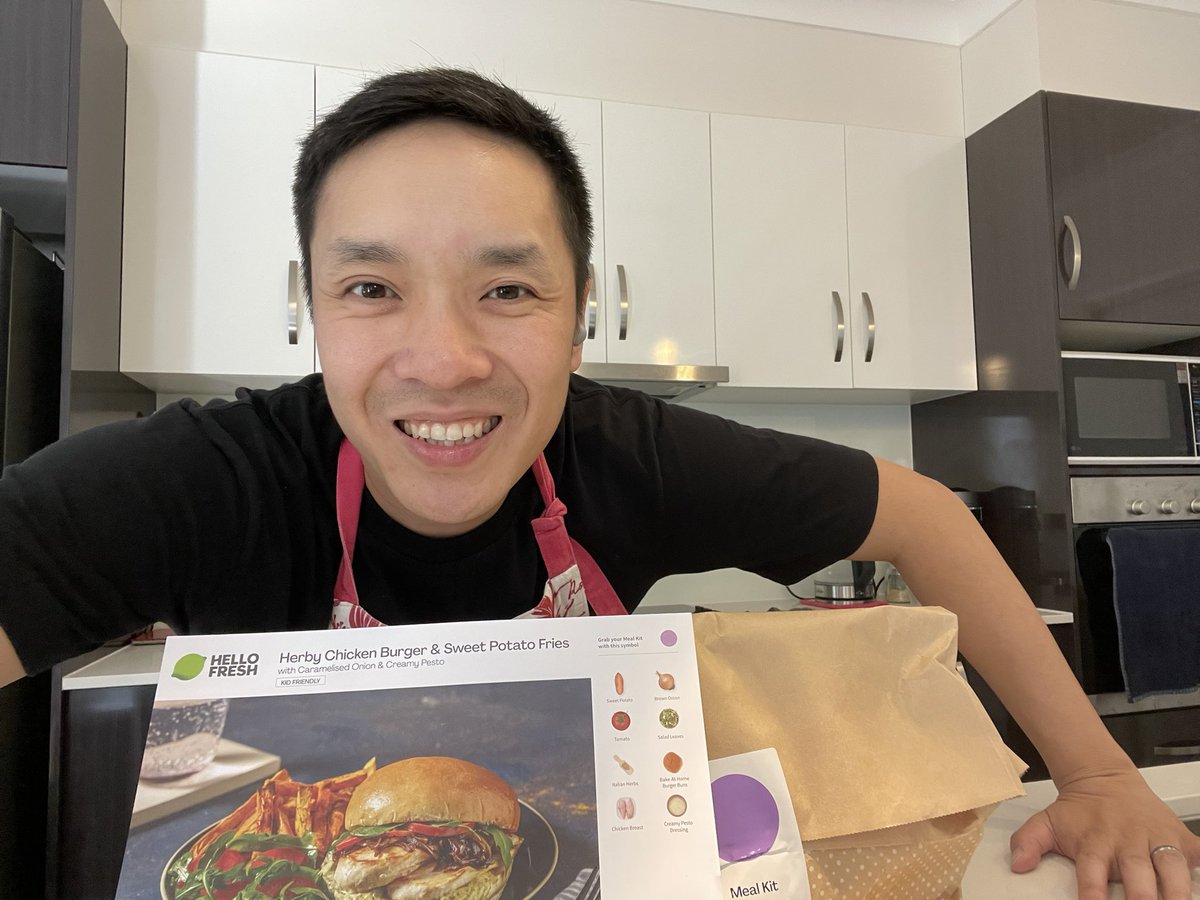 Nuggie_D 🍳 on Twitter "Let’s try and make a burger live with Hello