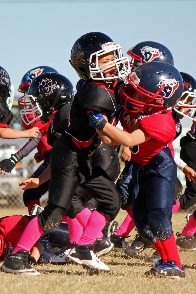 Krys_Val_Photos's tweet photo. Pic of the day... taking it back to 2011 when I got this pic of @Kaydyn_Moore in the Tiny Mite Cubs playing against the Texans https://t.co/Nyy9RY4Gma