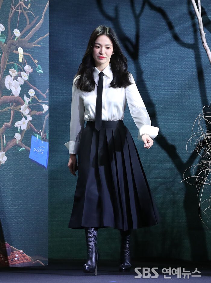 THE GLORY 12/30 on Twitter: "song hye kyo and her brands, michaa and