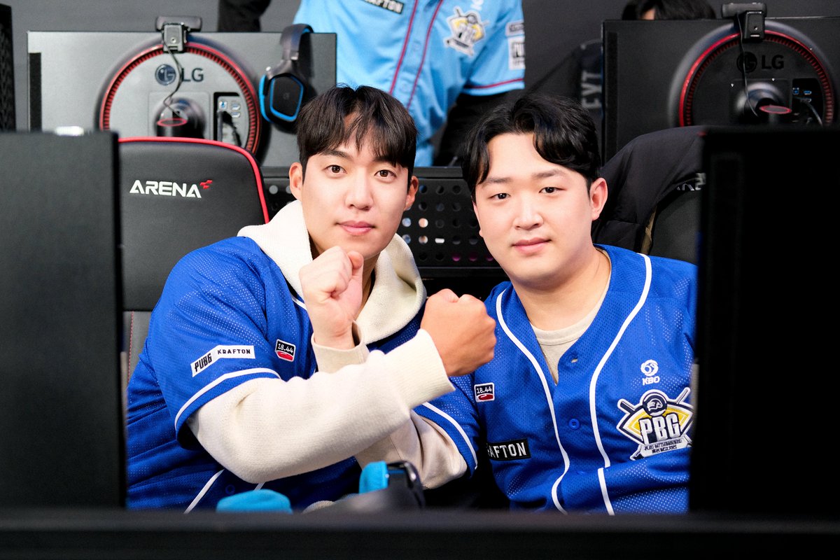 PUBGEsports_KR's tweet photo. ⚾️ KBO X PUBG ESPORTS 🍗

PBG 시즌2 1위 ㅣ 삼성 라이온즈
#원태인 X #2heart

#PUBGEsports #PUBG #배그 #KBO #홈말치 https://t.co/g0GcWHH0t8