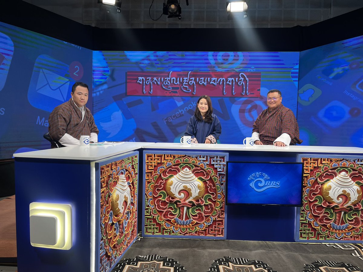 We are on BBS1 tonight after the 8 and 9pm news discussing fake news, factchecking, and our Disinformation Guidebook. 

This is part of a larger project on combating disinformation supported by the Asia Foundation.